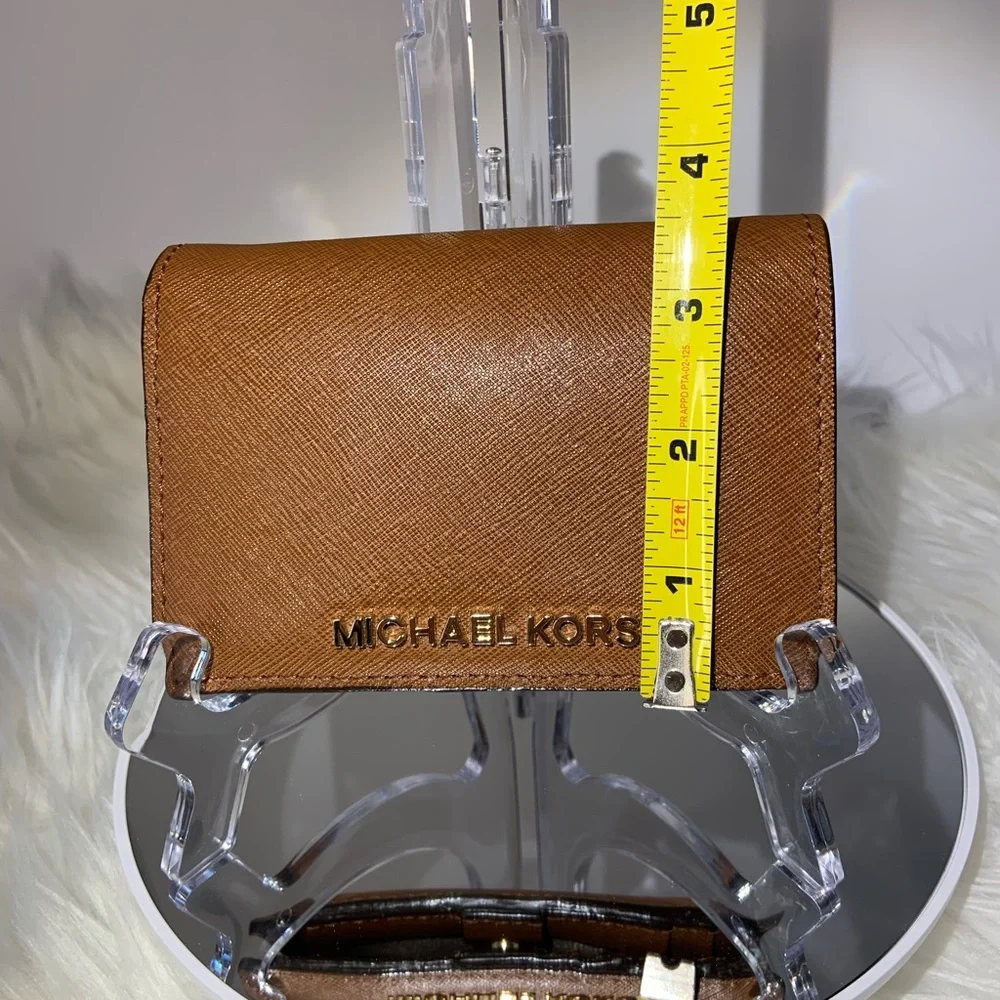 Michael Kors Authentic Pebbled Compact Wallet NWOT